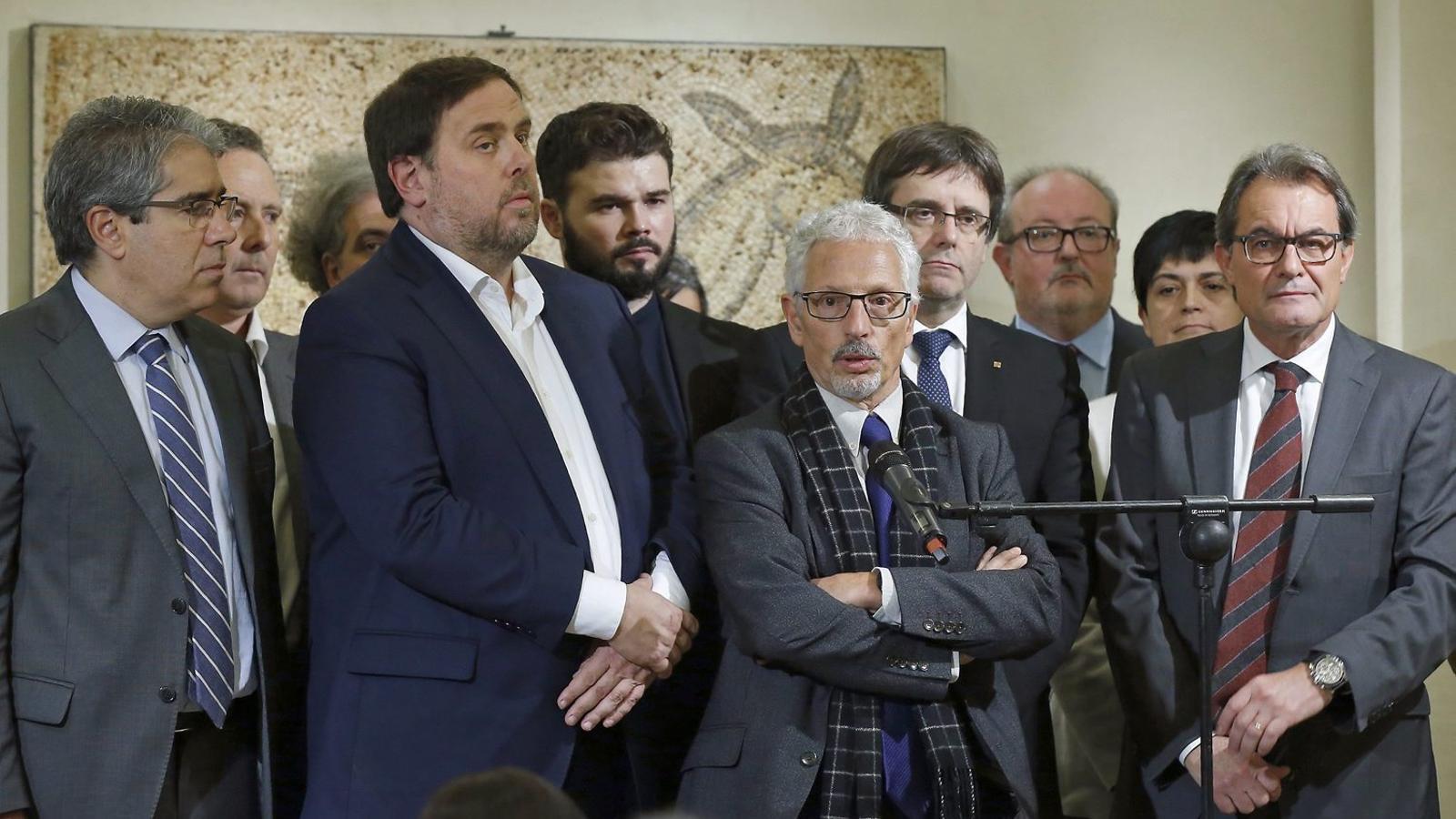 Santi Vidal, al costat de Carles Puigdemont, Oriol Junqueras i Artur Mas, el 22 de novembre  a Madrid.
