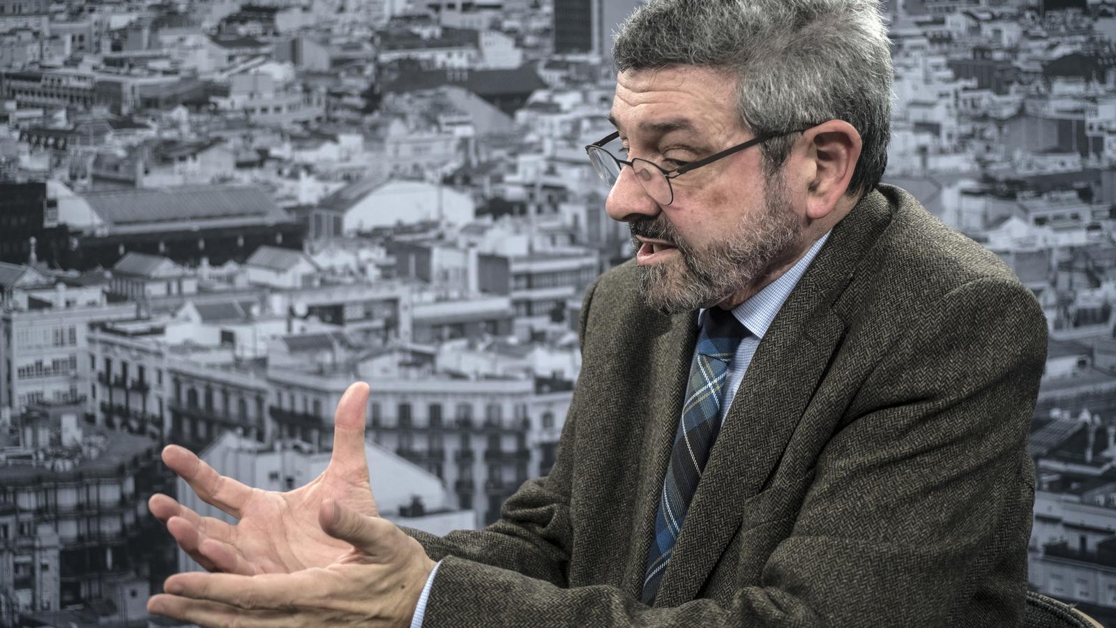 Joan B. Culla i Francesc Serés deixen 'El País' per "censura ideològica" i escriuran a l'ARA