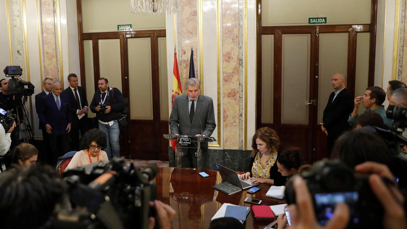 Rueda de prensa de Méndez de Vigo para responder a la segunda carta de Puigdemont en respuesta al requerimiento del 155