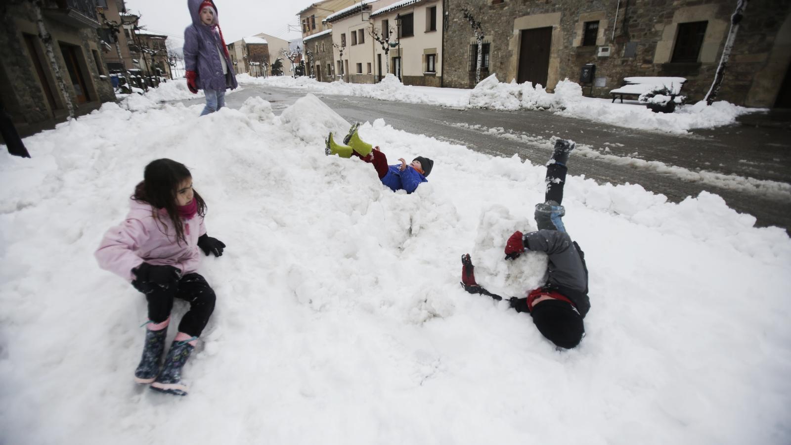 El temporal de neu deixa més de 3.000 alumnes sense escola