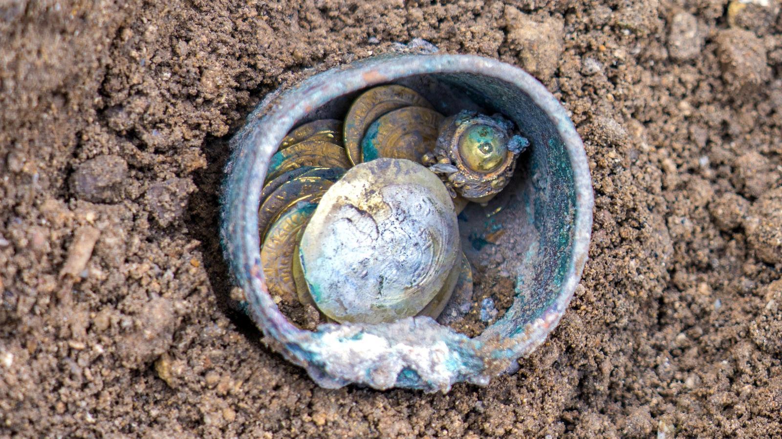 monedes-arracada-trobats-port-Cesarea_2136996408_58755851_651x366.jpg