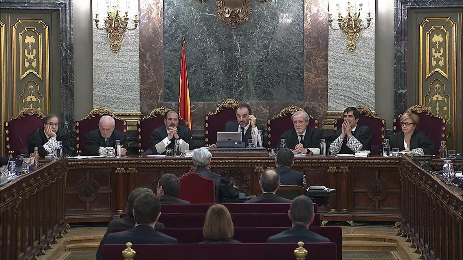 El president del tribunal que jutja els lÃ­ders del ProcÃ©s, Manuel Marchena, en una sessiÃ³ del judici. / EFE