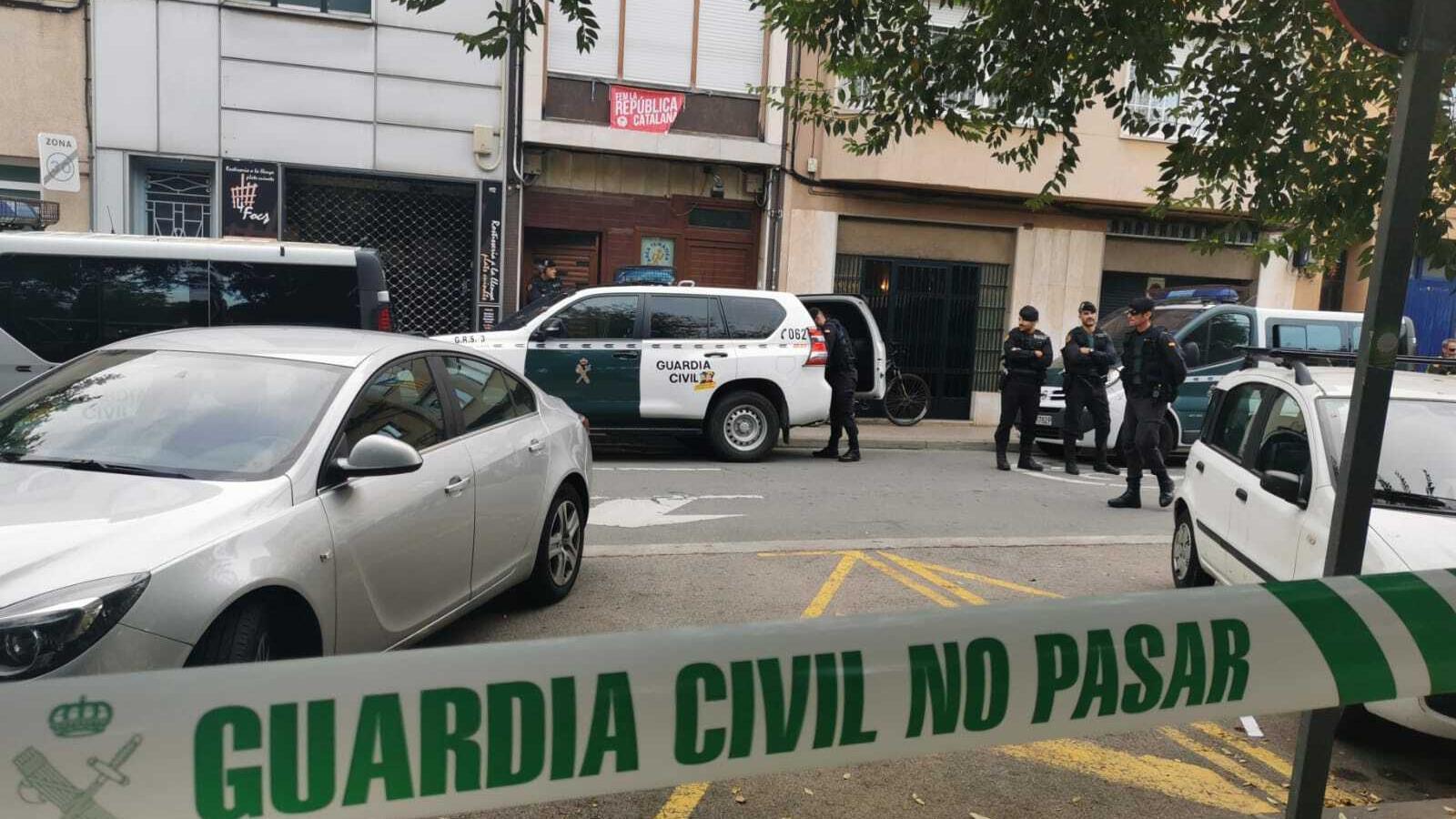 El dispositiu policial al carrer Convent de Sabadell